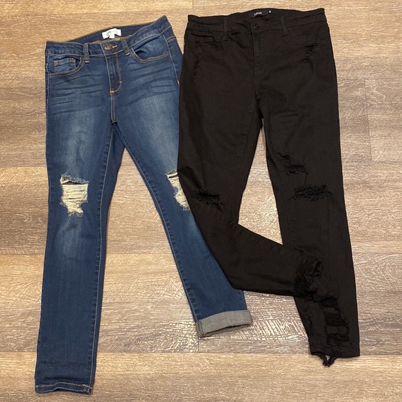 Cello Denim - A Bundle of 2 Ripped Distressed Skinny Jeans: 1 Blue (size 7) & 1 Black (size 9)